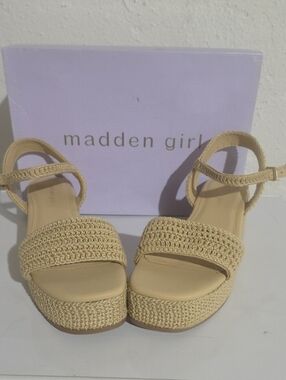 Madden Girl Julian Tan Woven Platform Ankle-Strap Sandals sz. 11